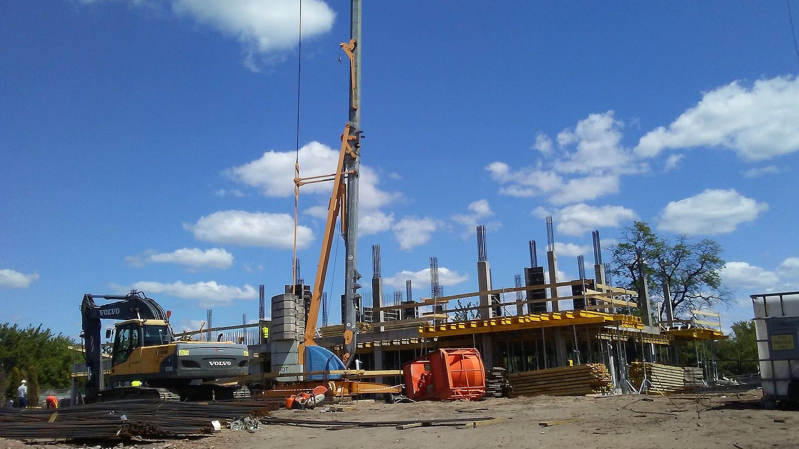 Construction site source photo